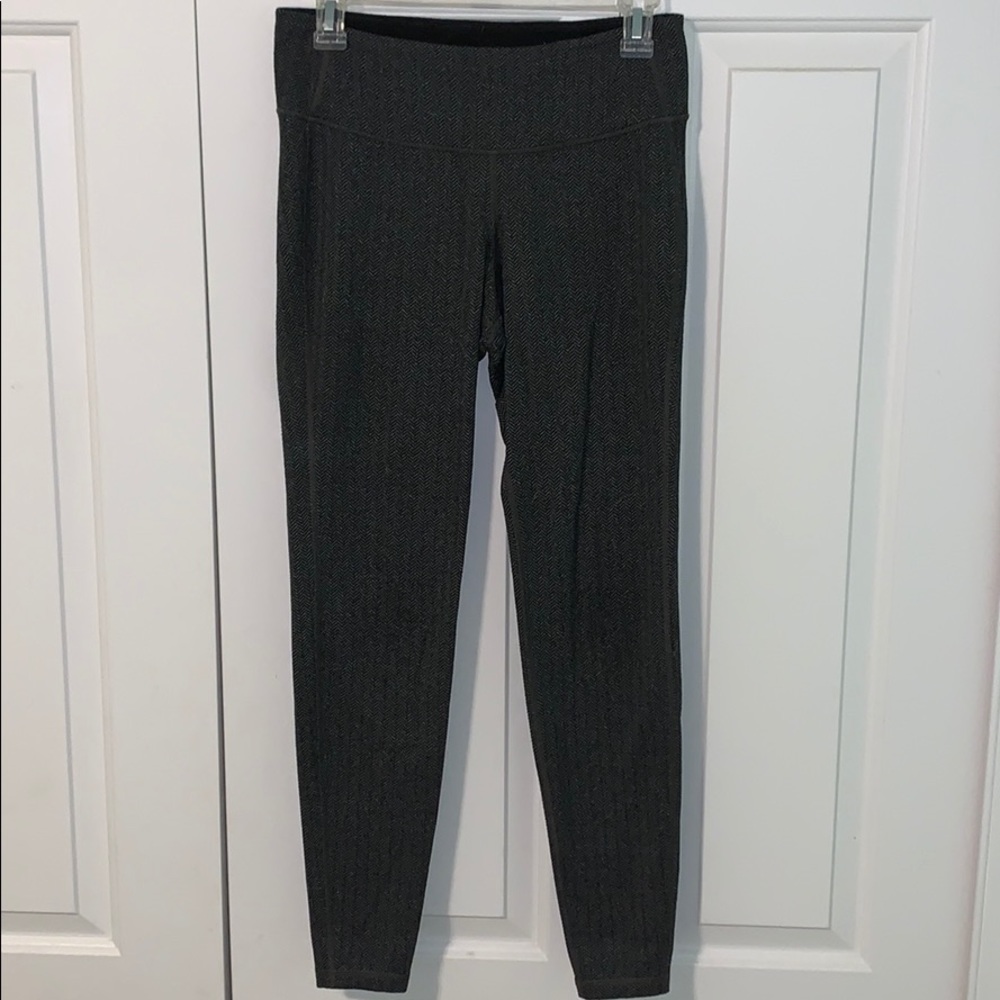 Old Navy Active Go-Dry Woven Legging